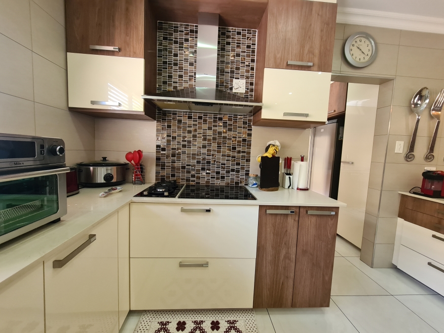 5 Bedroom Property for Sale in Maraldi Estate Free State